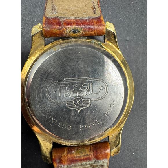 Vintage Fossil Collection Quartz Retro-Age Watch Gold Tone Brown Leather Strap